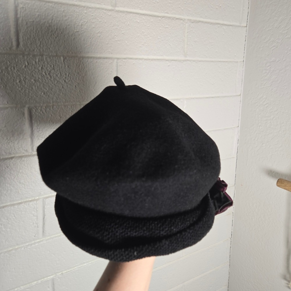 Vtg First Mountain Design Black Wool Beret Hat Twee Winter OS Rosette Flower USA - Picture 3 of 6